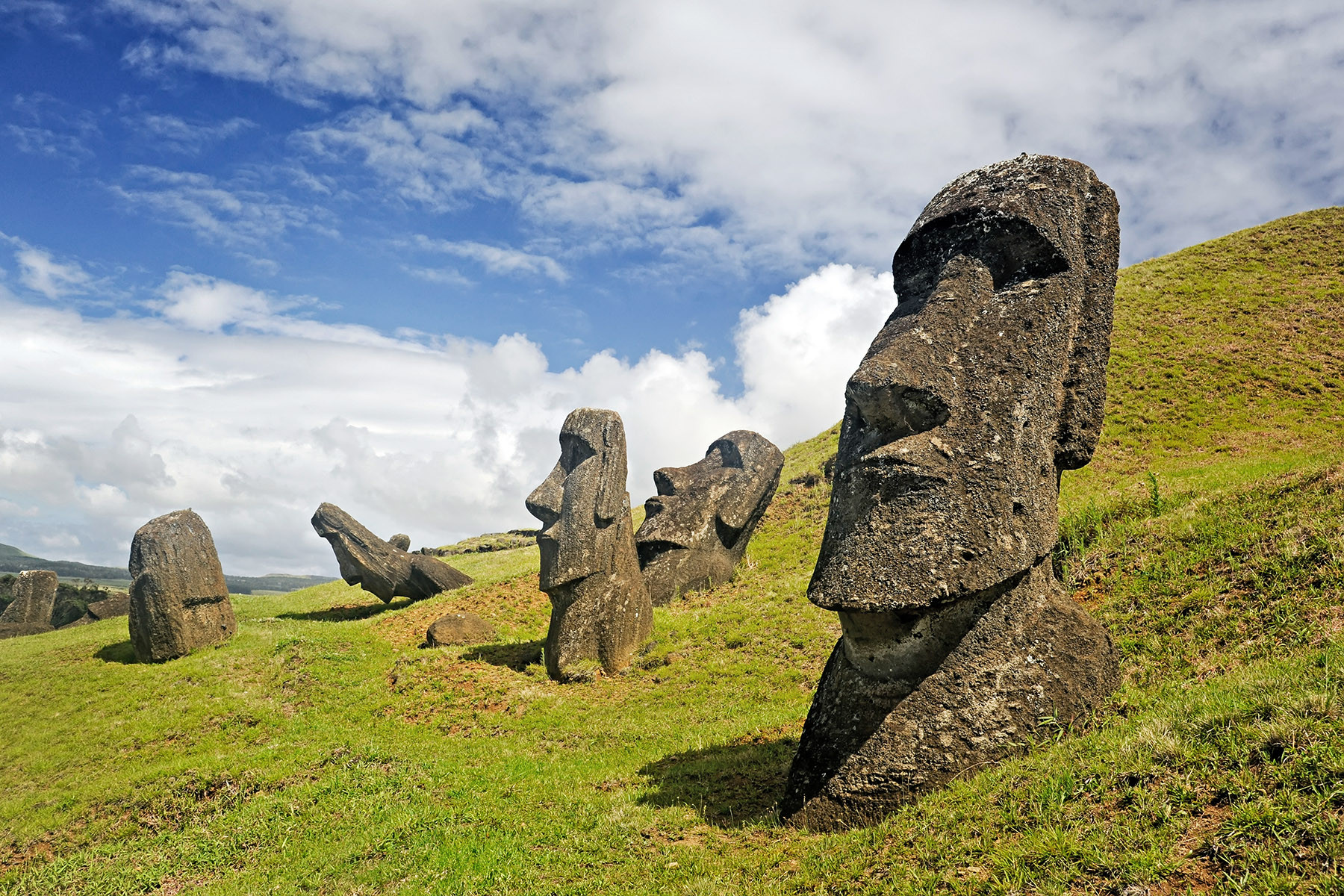 17 CHL Moai JPEG Hero CHL Moai